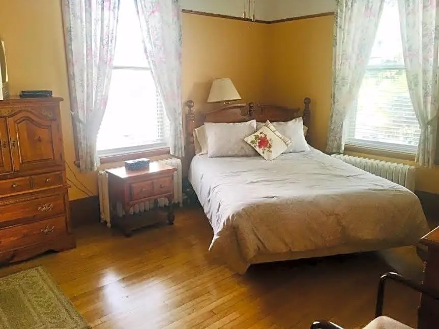 Le Petit Château Montebello B&B