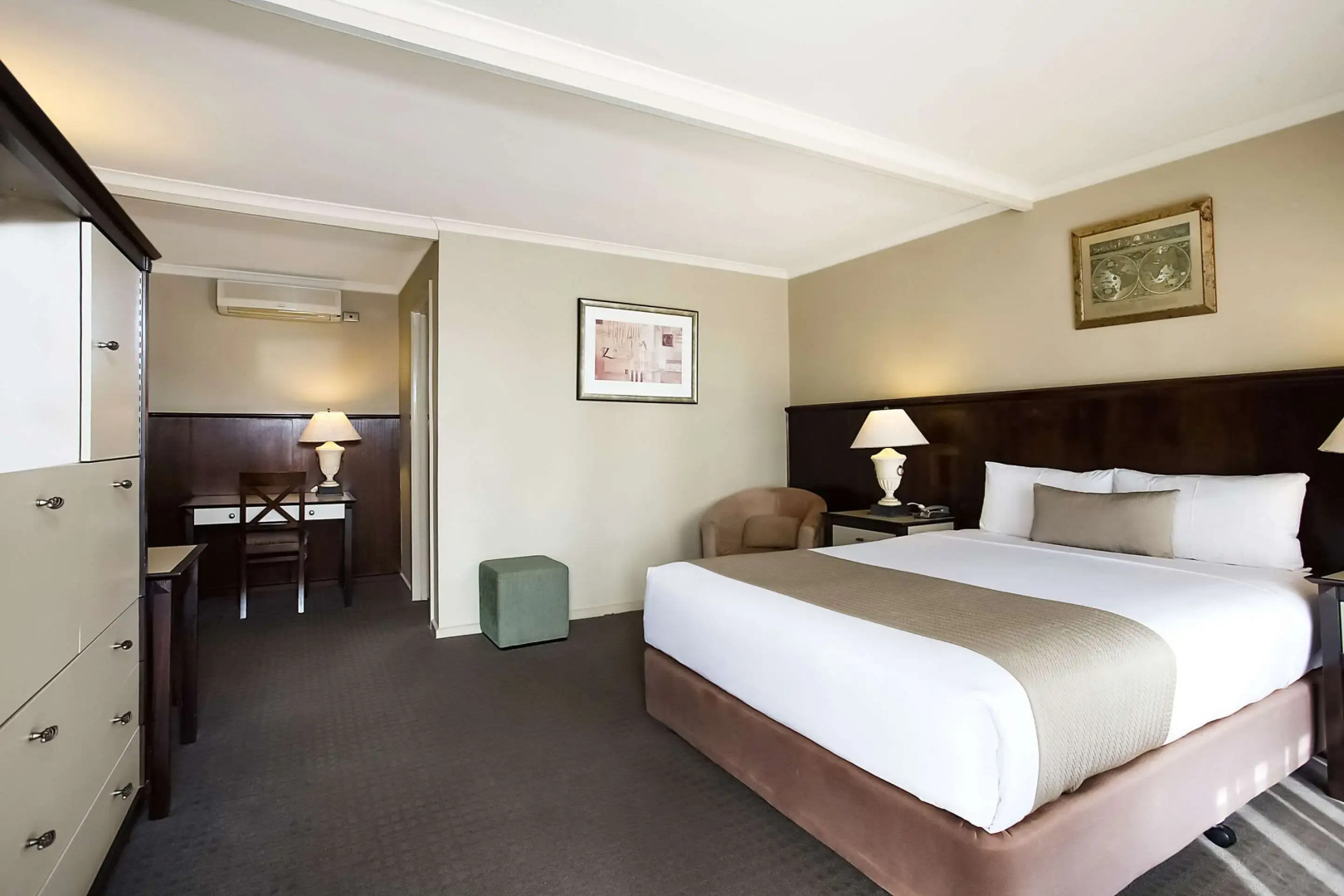 Comfort Inn On Raglan