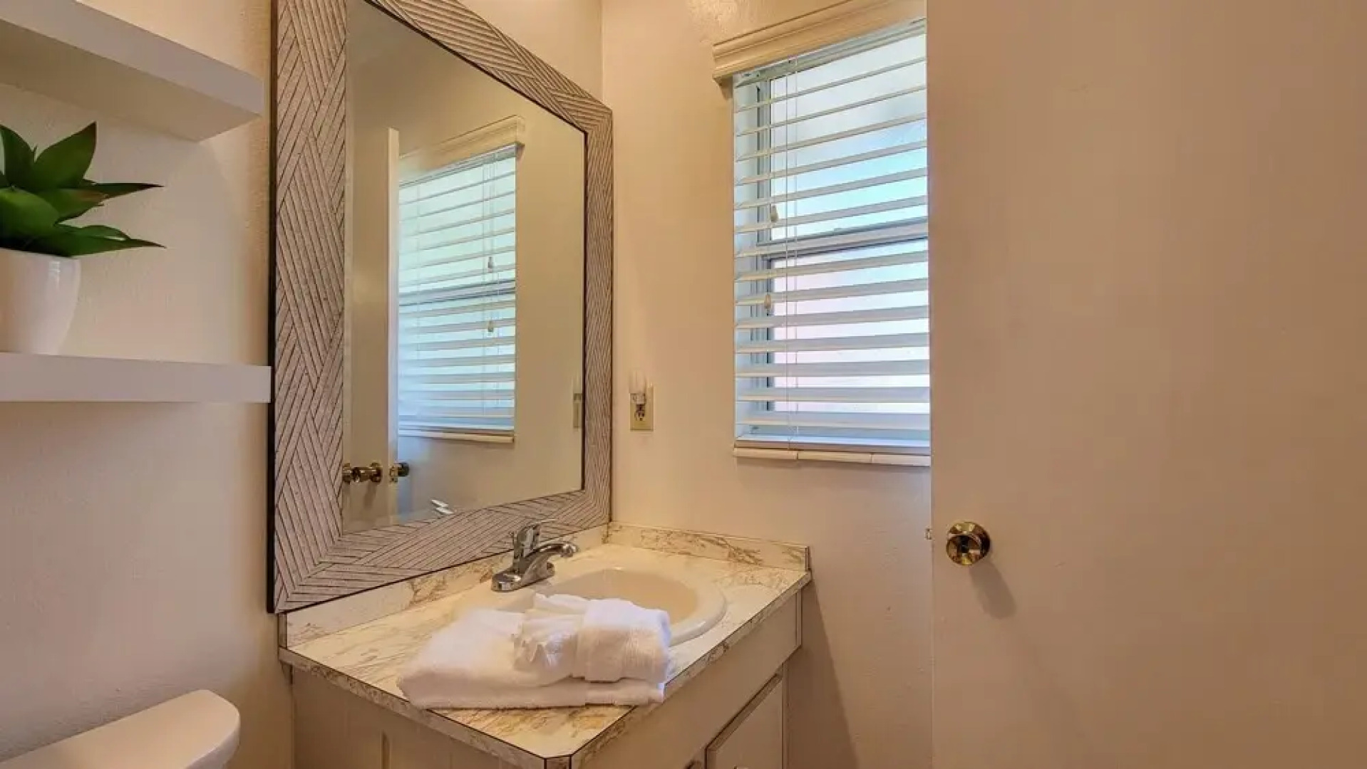 NEW Retro Relaxation in Stylish Rockledge Oasis