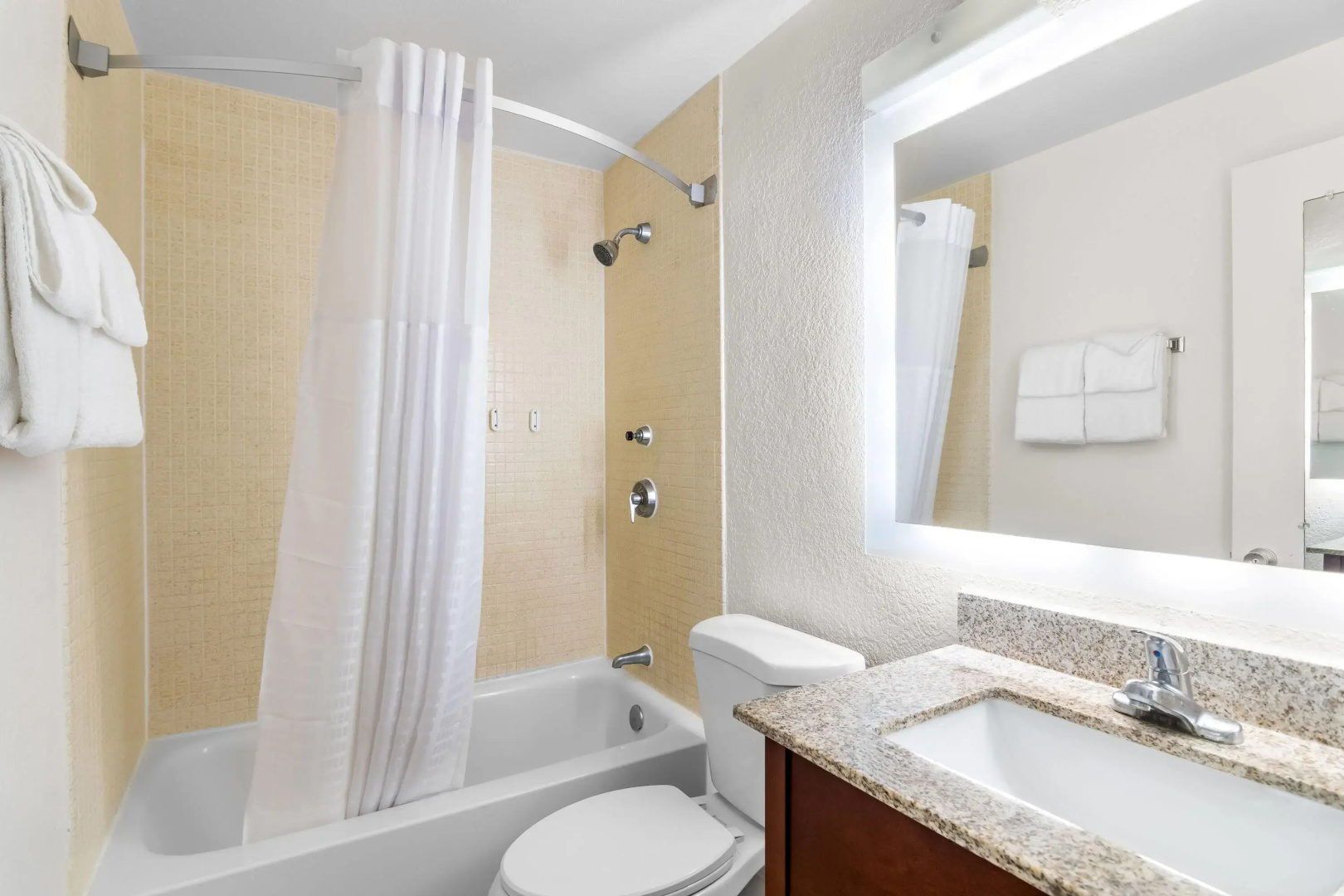 Howard Johnson by Wyndham Vero Beach / Downtown