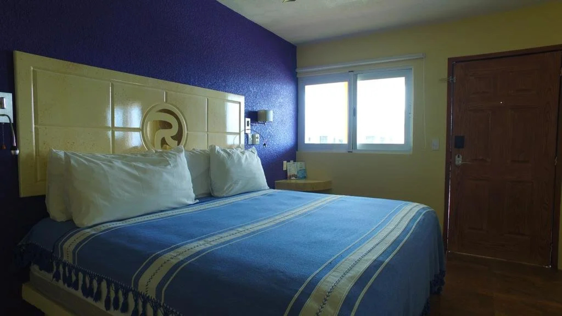 Hotel La Roca Natural