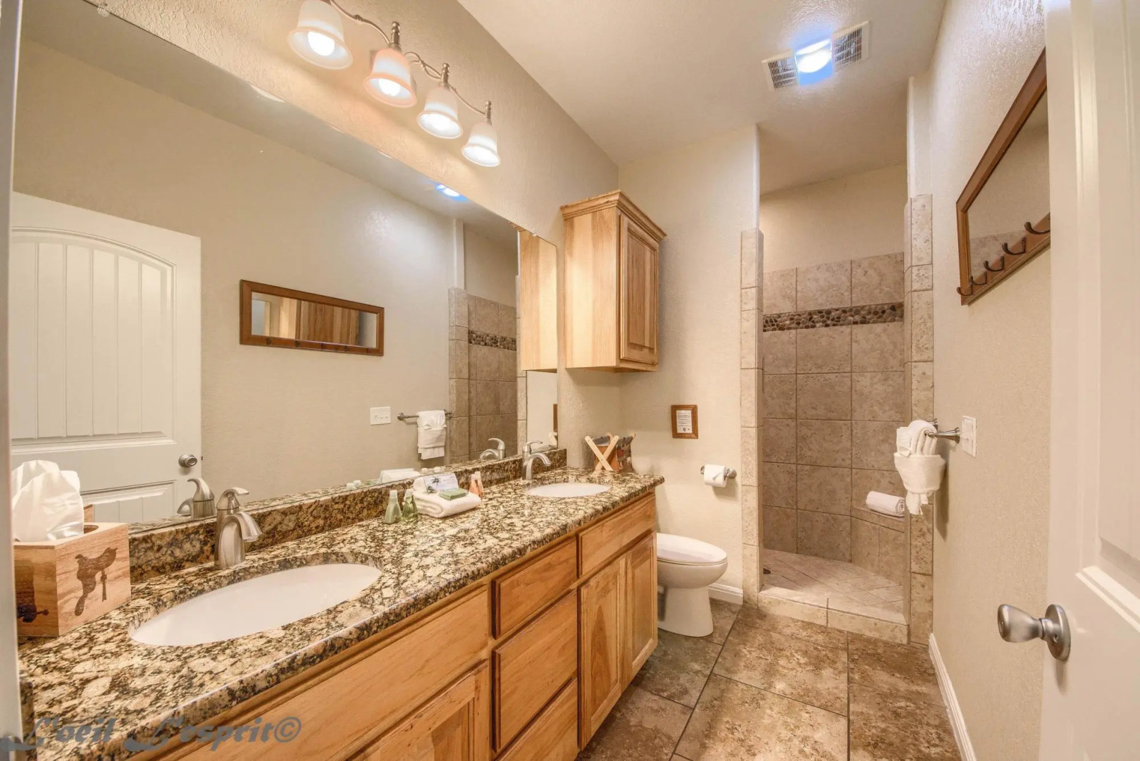 Cowboy Lodge Rr94404 4