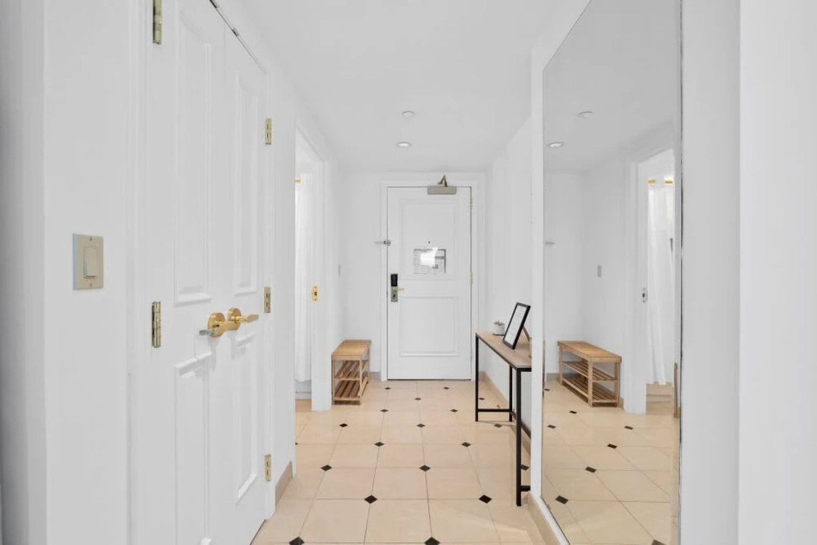 Sleep 6 Bold 1BR 2BA Beachfront Cozysuites