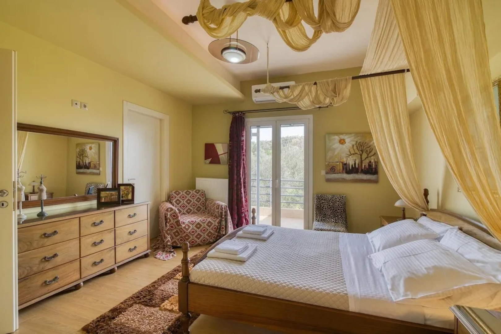 The House Olympia in Olympia