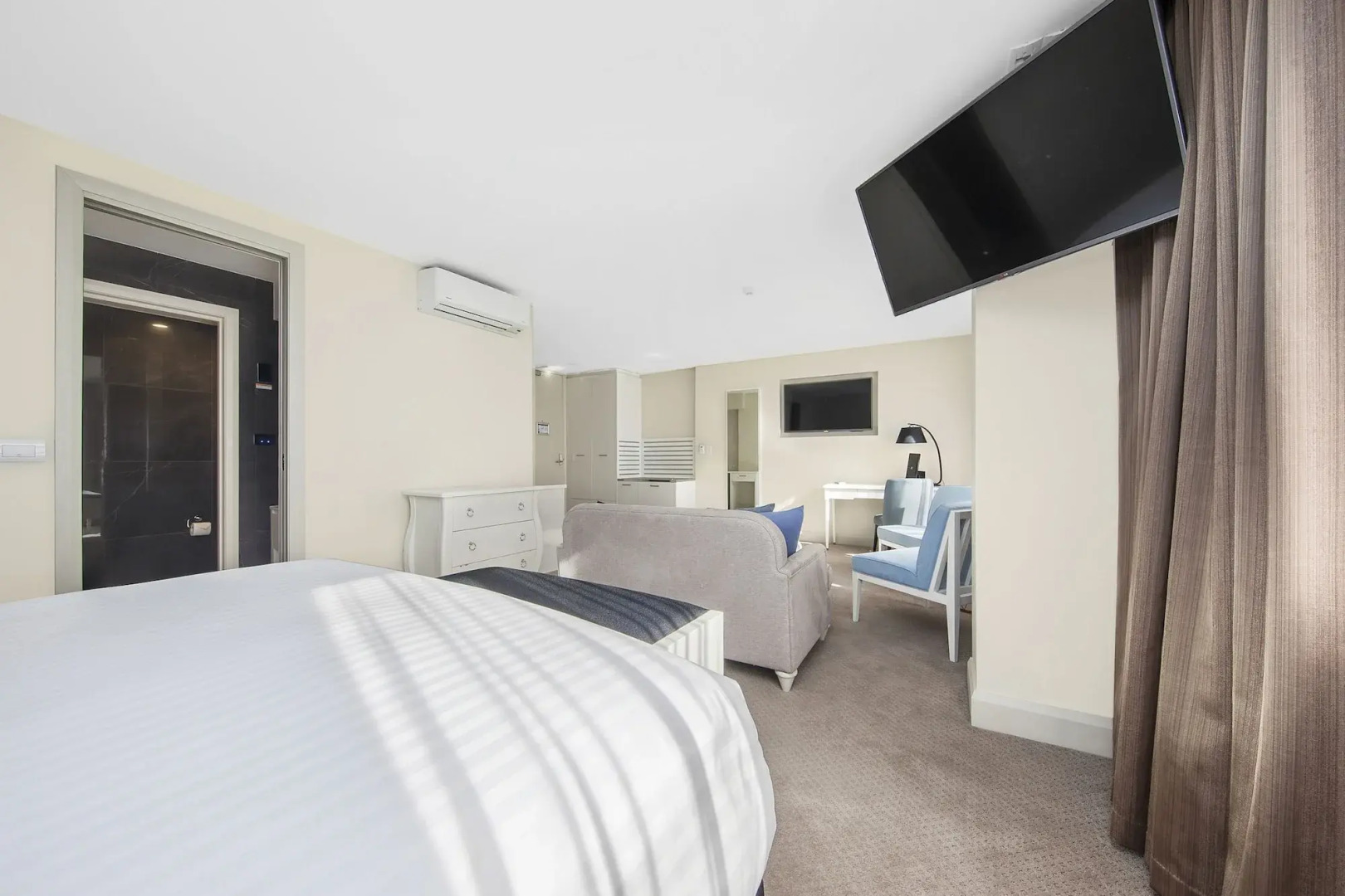 Canberra Rex Hotel and Serviced Apartments