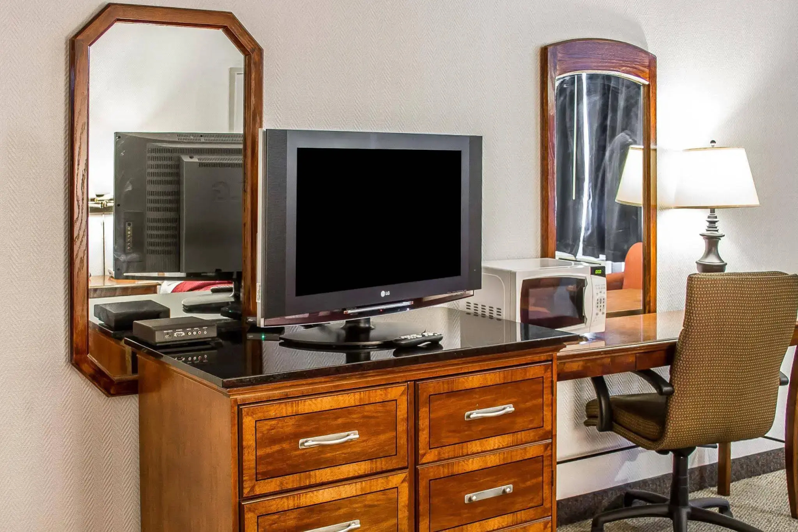 Rodeway Inn & Suites Roseburg