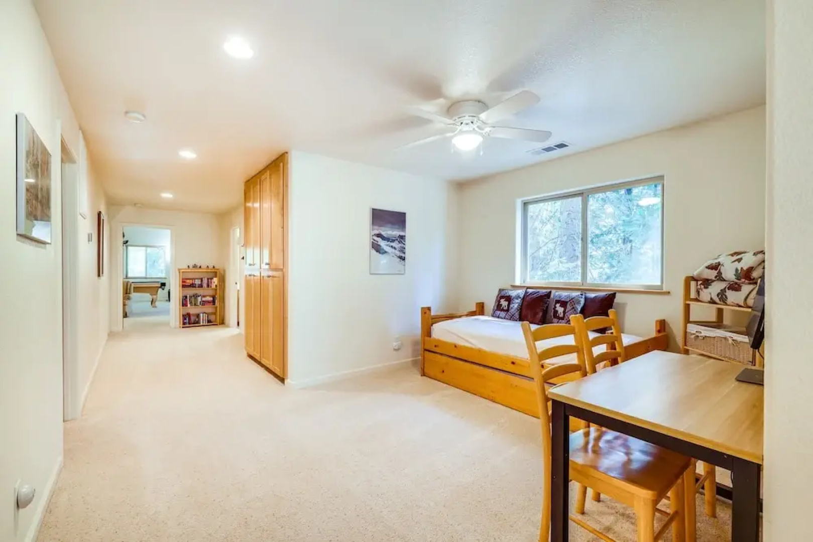 Spacious Vacation Rental Cabin ~ 4 Mi to Big Trees