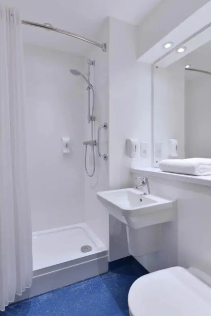 Travelodge Bristol Severn View M48