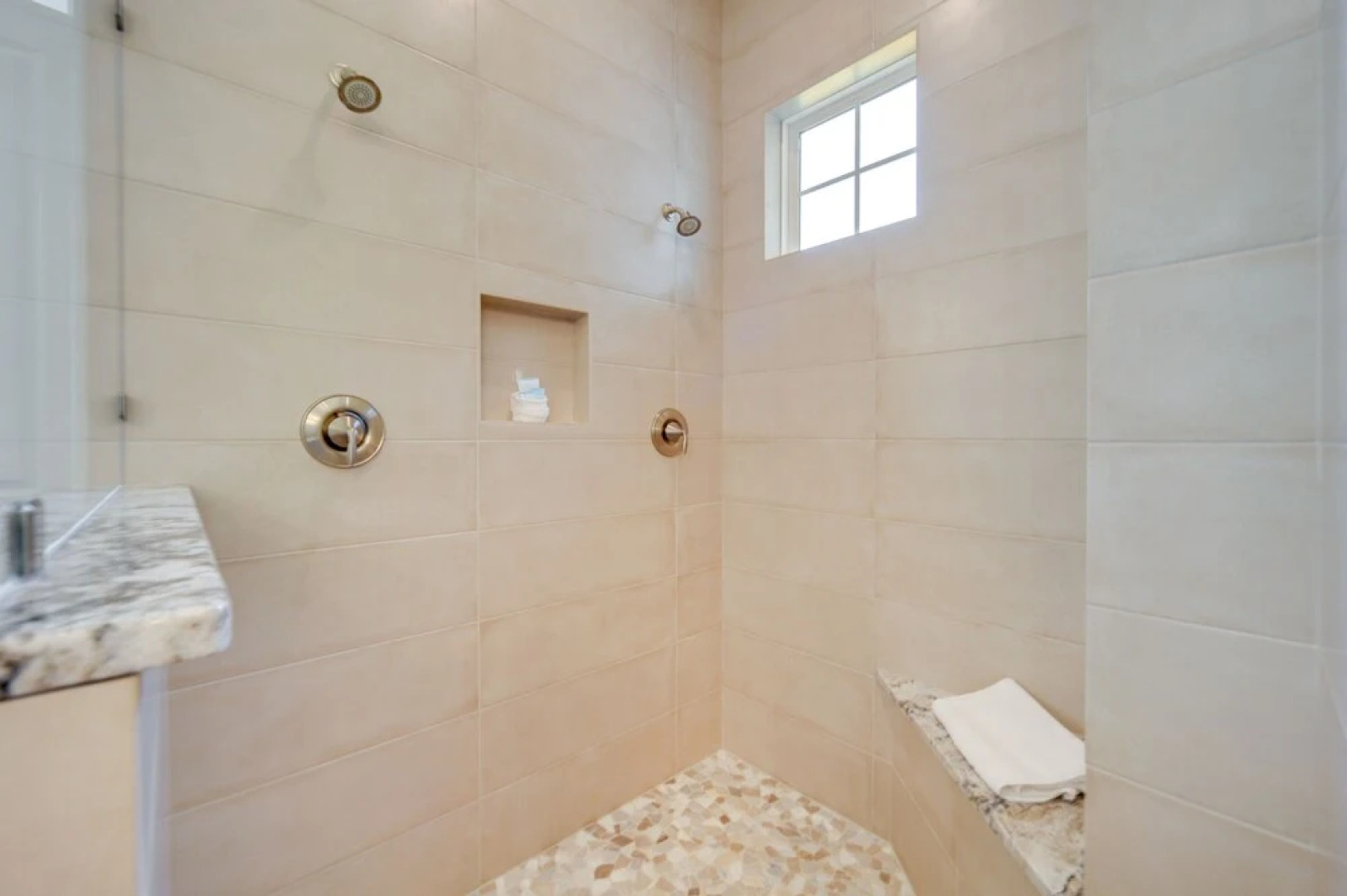 'cascada at Canyon Lake' ~ 1 Mi to Wedding Venues!