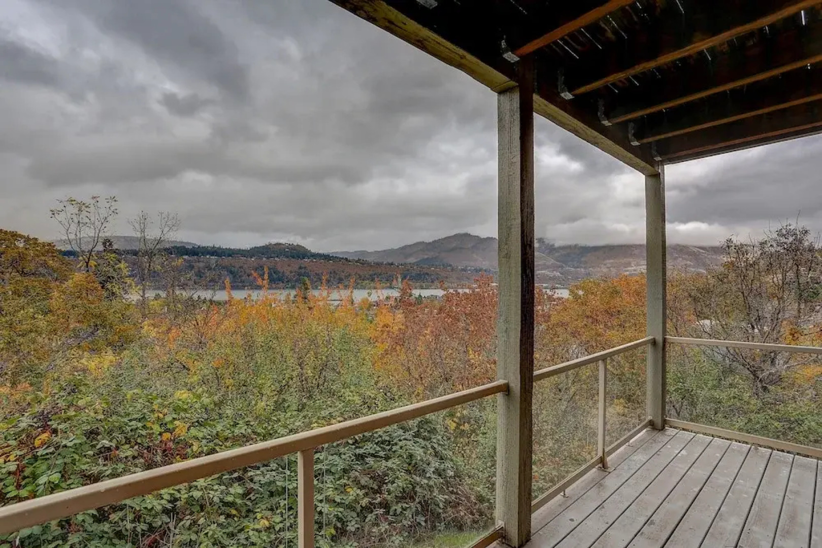 Three Rivers 3 Bedroom Home by RedAwning