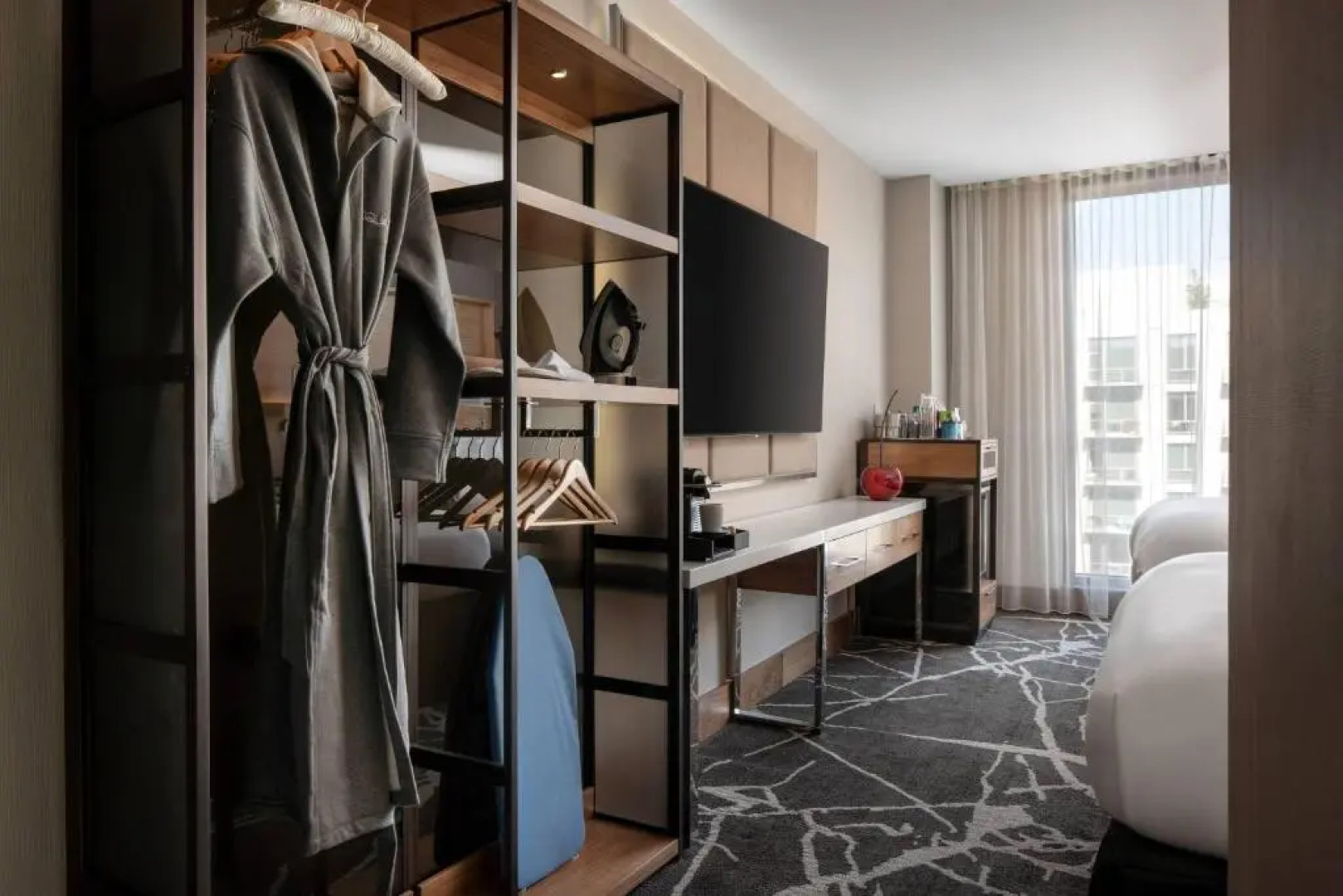 The Jacquard, Autograph Collection