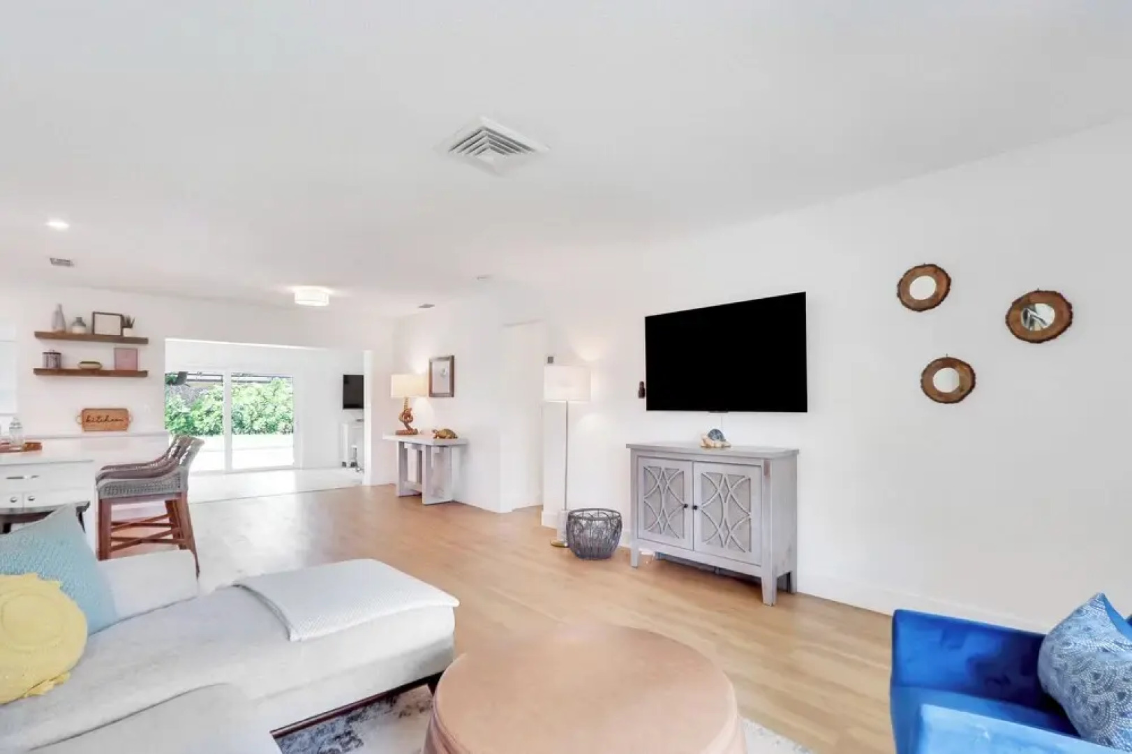 Private Pool + Bar: Palm Beach Gardens Getaway