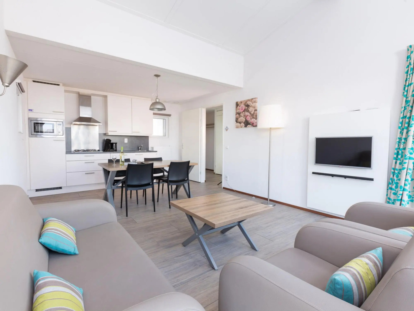 Detached Single Story Holiday Home Near the Sea