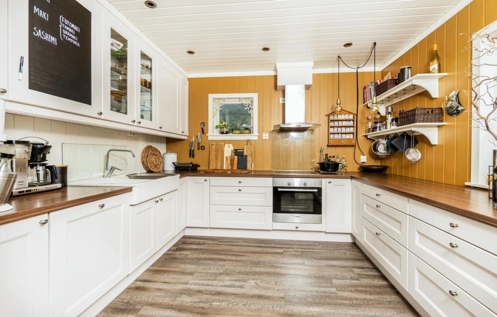 Stunning Home in Vestnes With 3 Bedrooms and Wifi