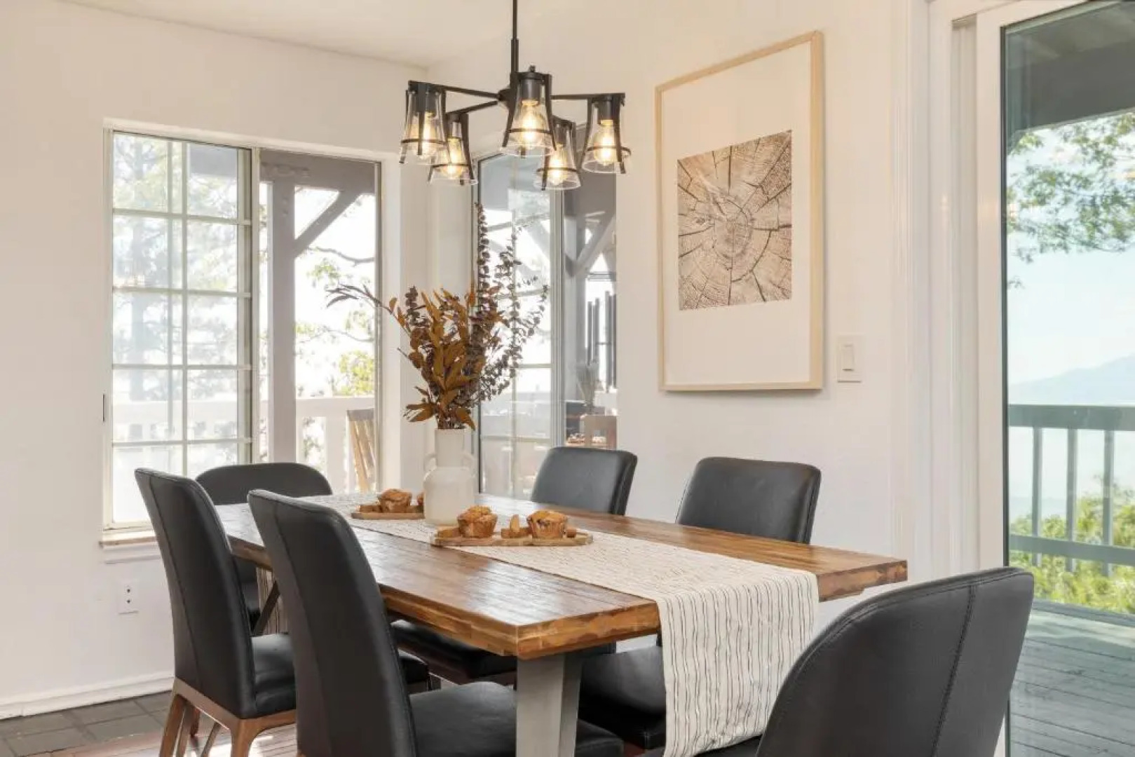 Enchanted Forest by AvantStay Indoor Hot Tub