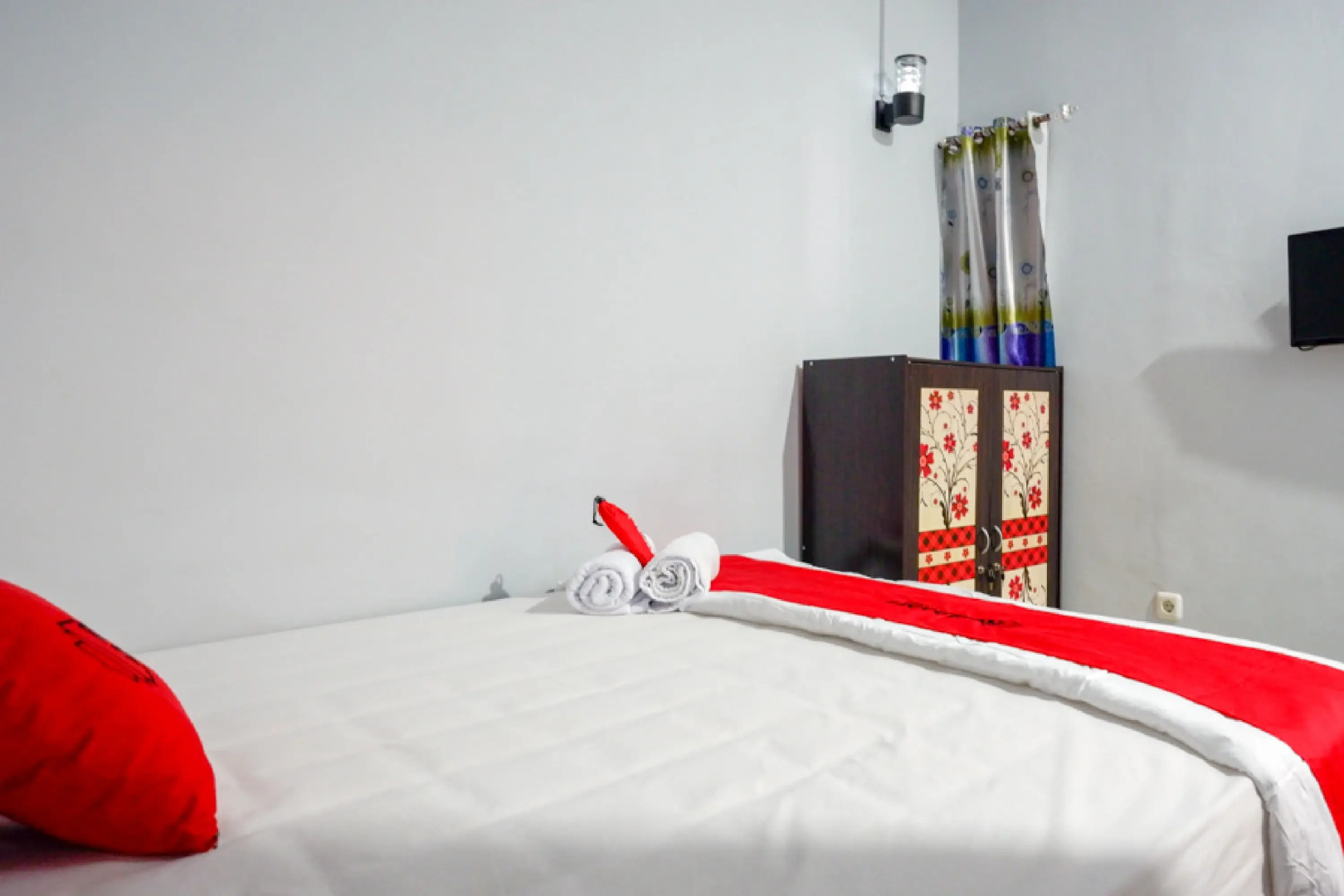 RedDoorz @ Hotel Grand Aulia Majene