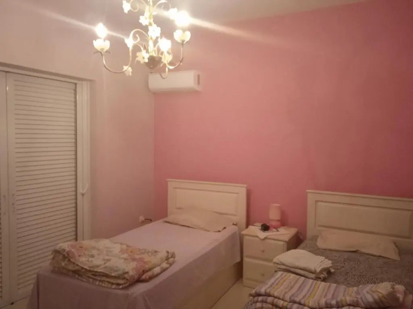 Dora's nest 5' min from the airport.