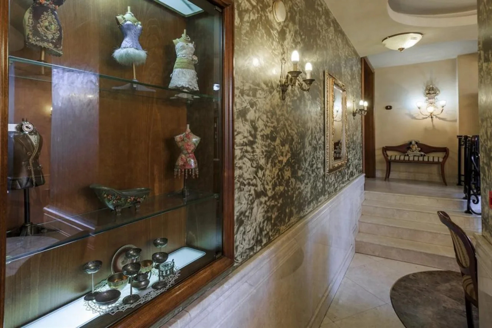 Zeus Essence Bucharest Venezia