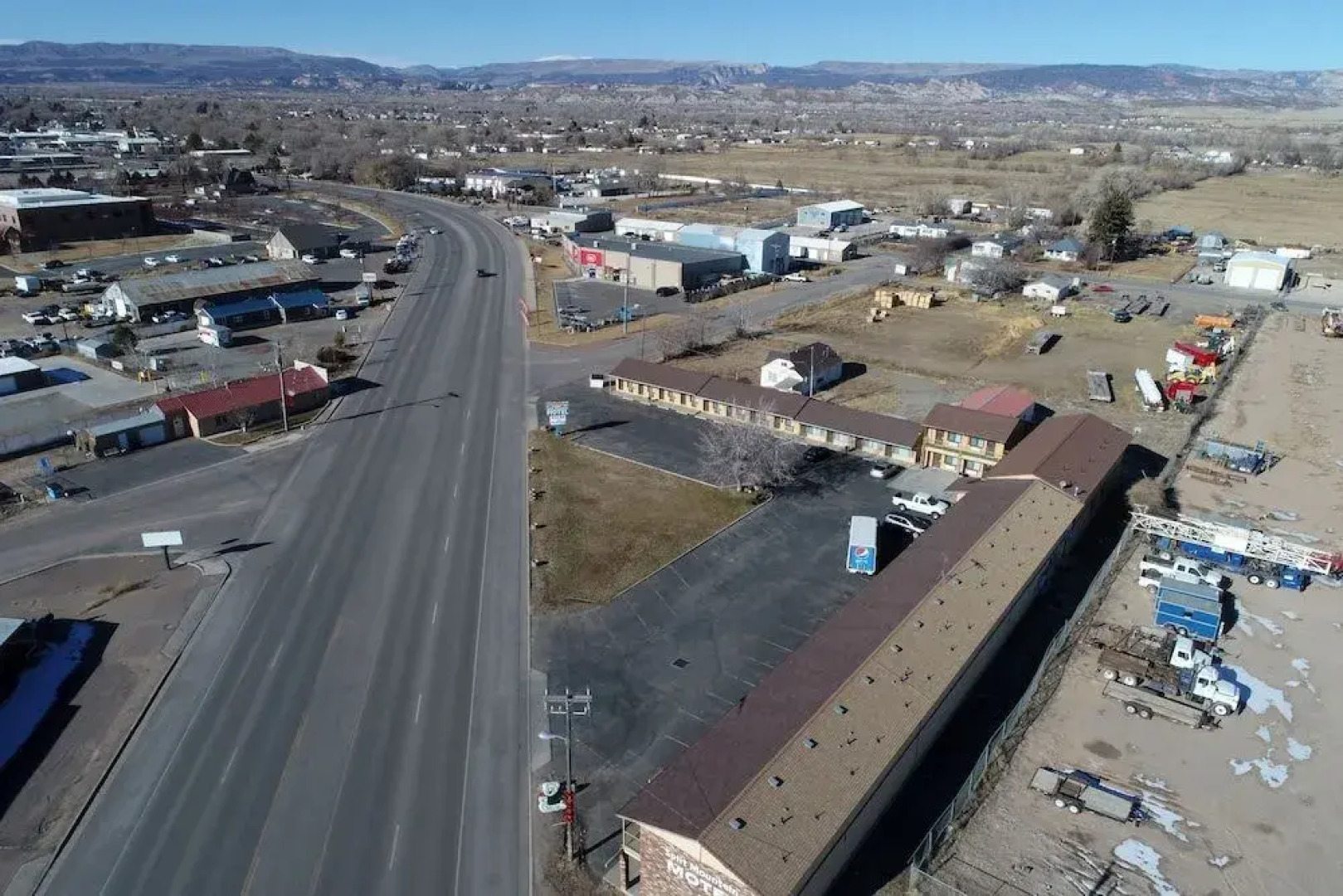 Split Mountain Motel