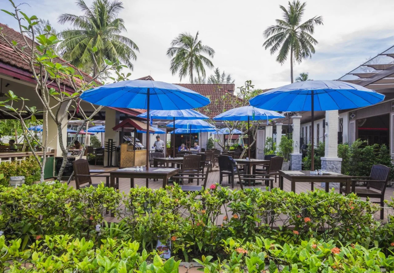 Курортный отель Amora Beach Resort Phuket