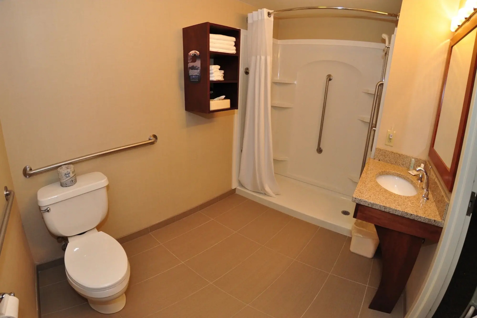 Comfort Inn & Suites Sturbridge - Brimfield