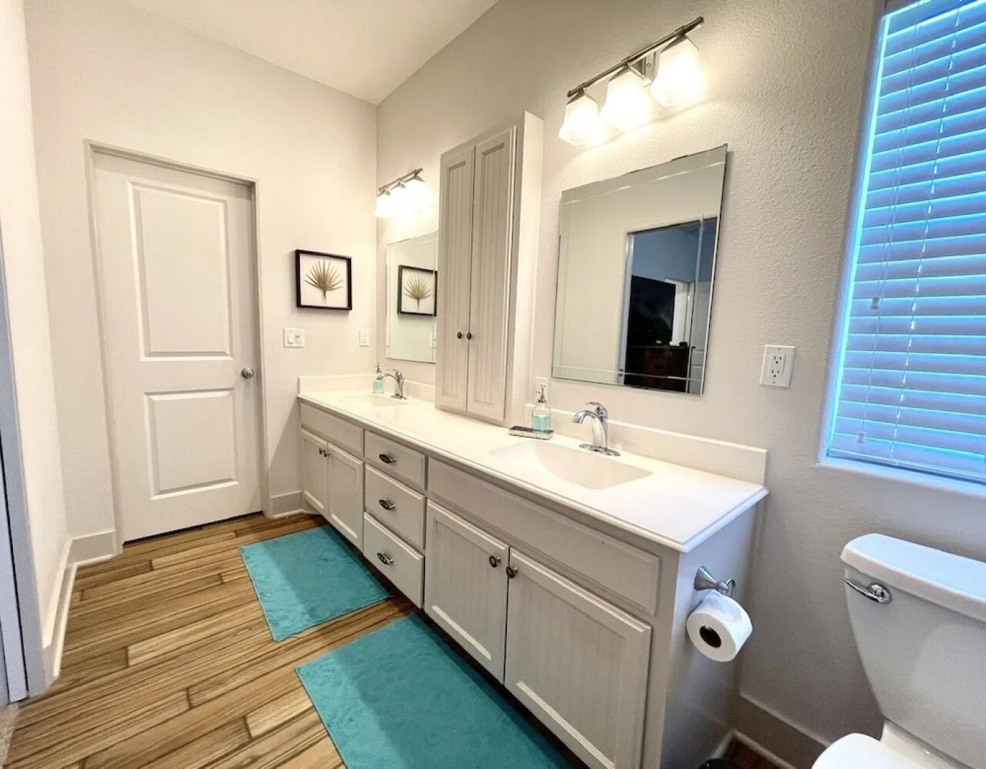 Ocean's Edge 4 Bedroom Home by RedAwning