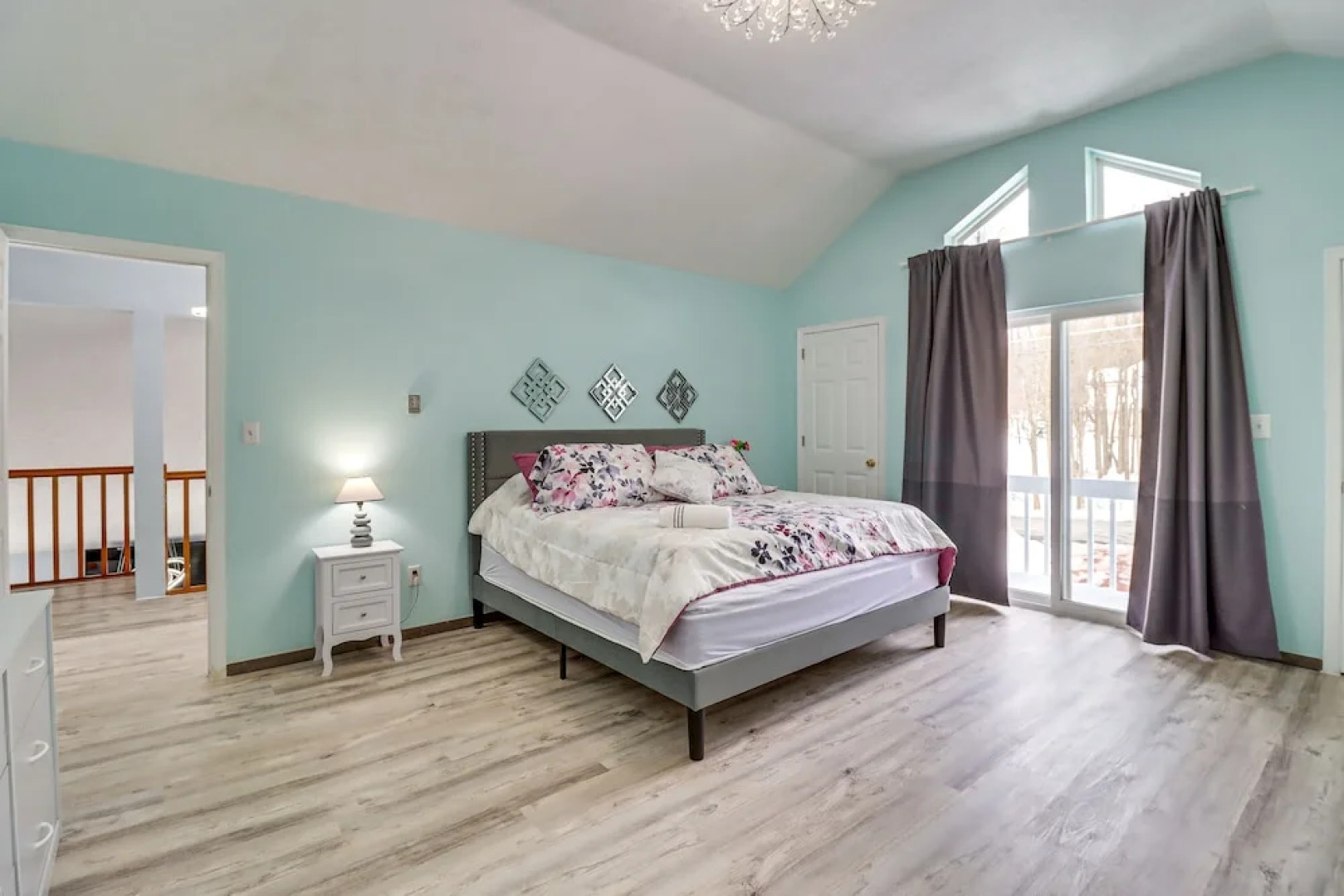 Long Pond Home w/ Private Hot Tub & Game Room