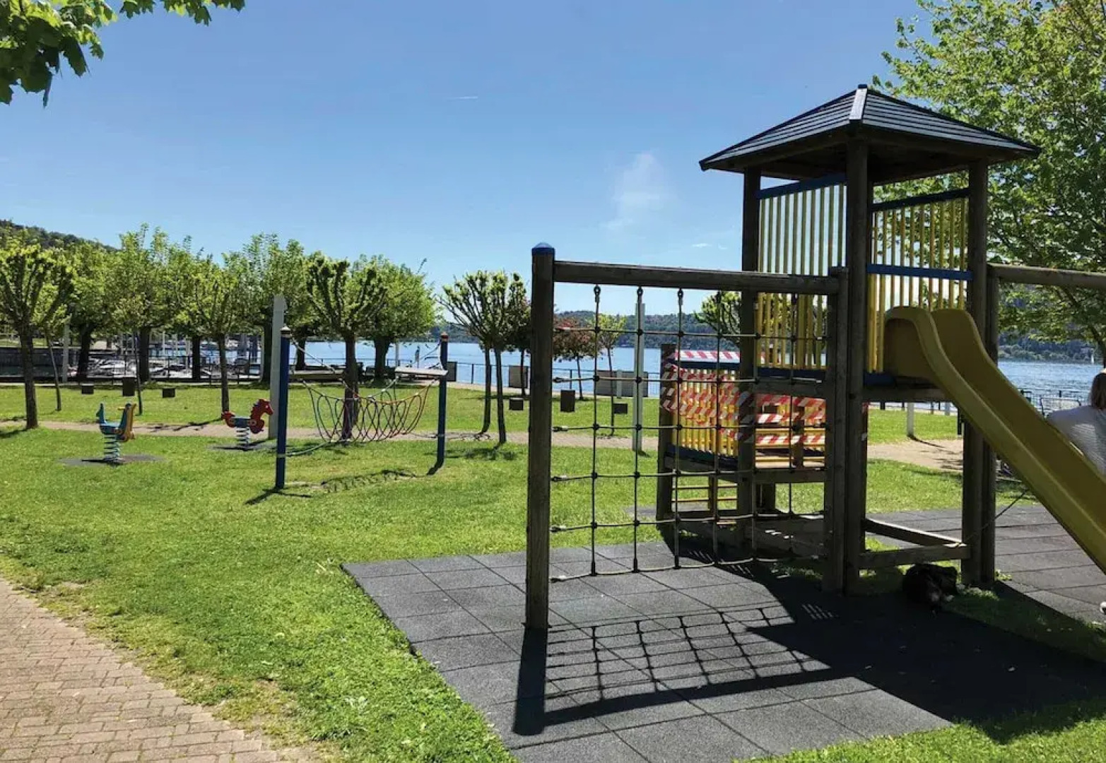 Lake View Pool Apartment in Ranco