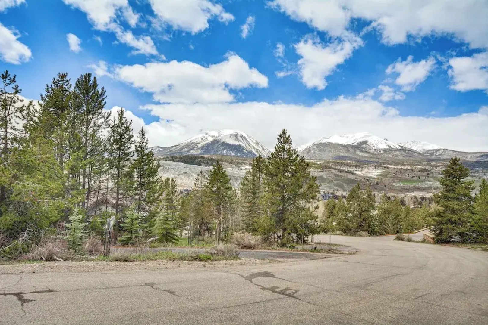 Sauna & Hot Tub: Mtn-view Retreat in Silverthorne!