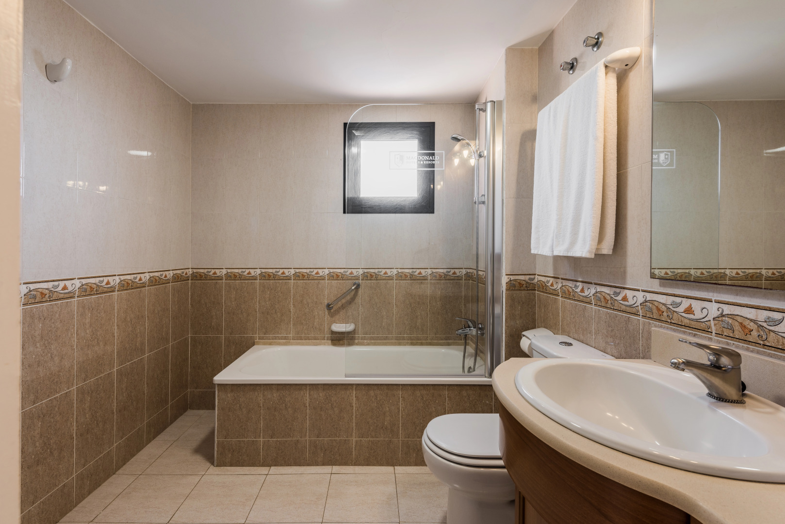 Macdonald Dona Lola Resort