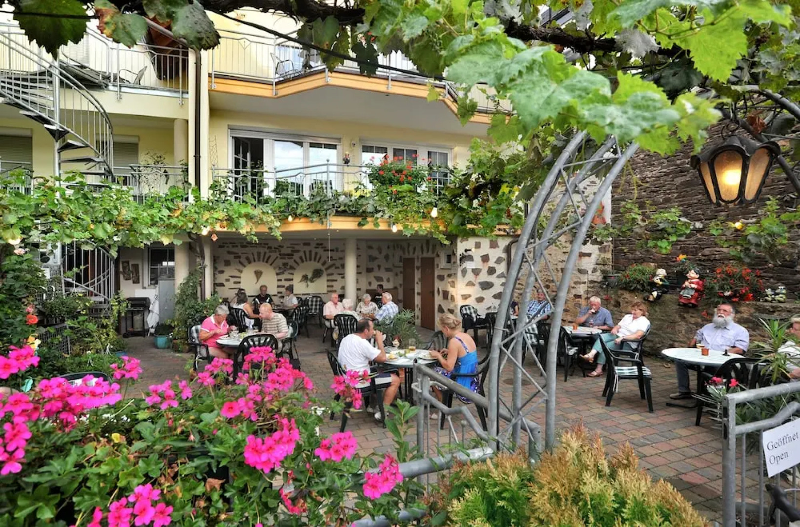 Winzerhotel - Restaurant zum Moselstrand