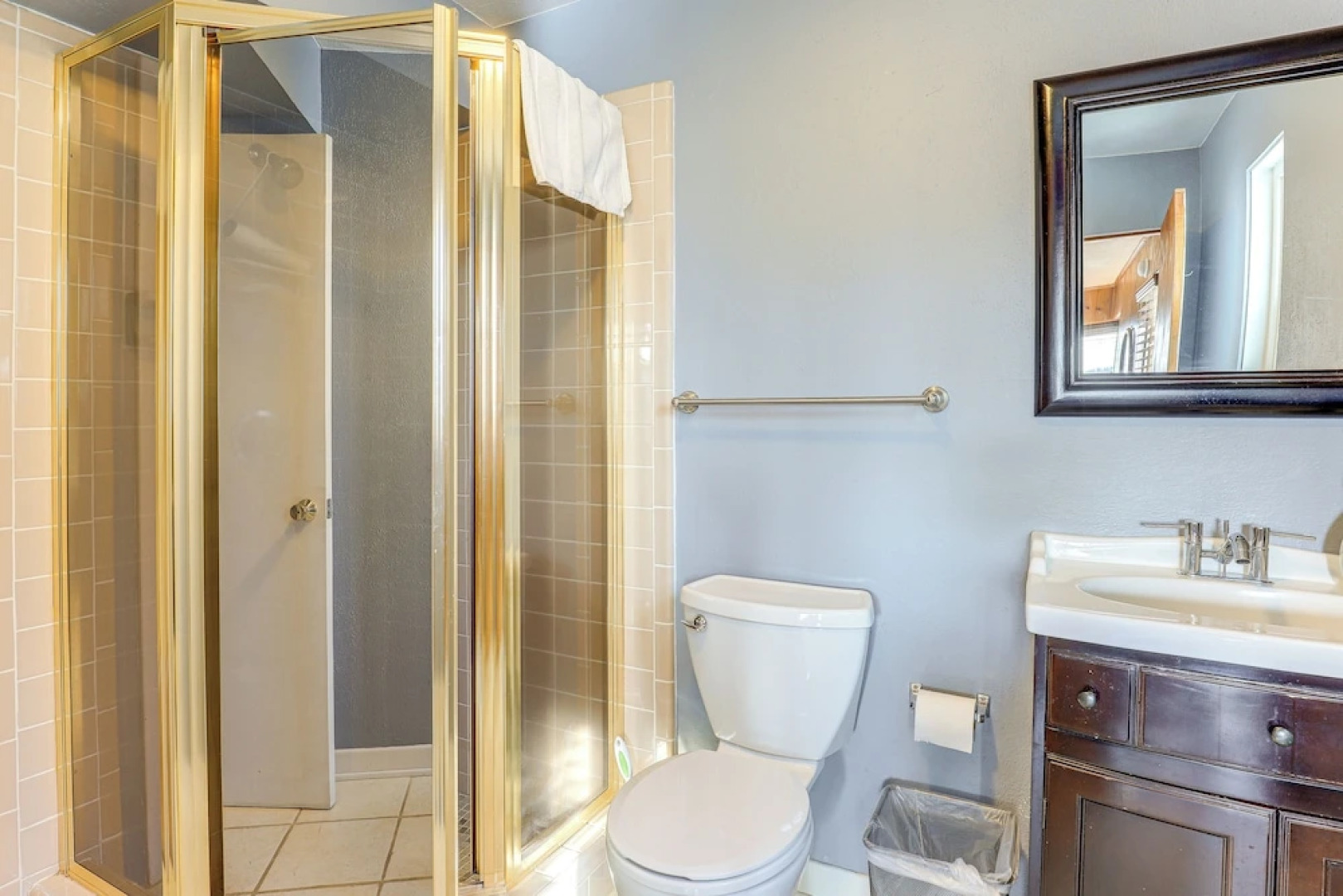 Outdoor Adventurer's Oasis in White Salmon