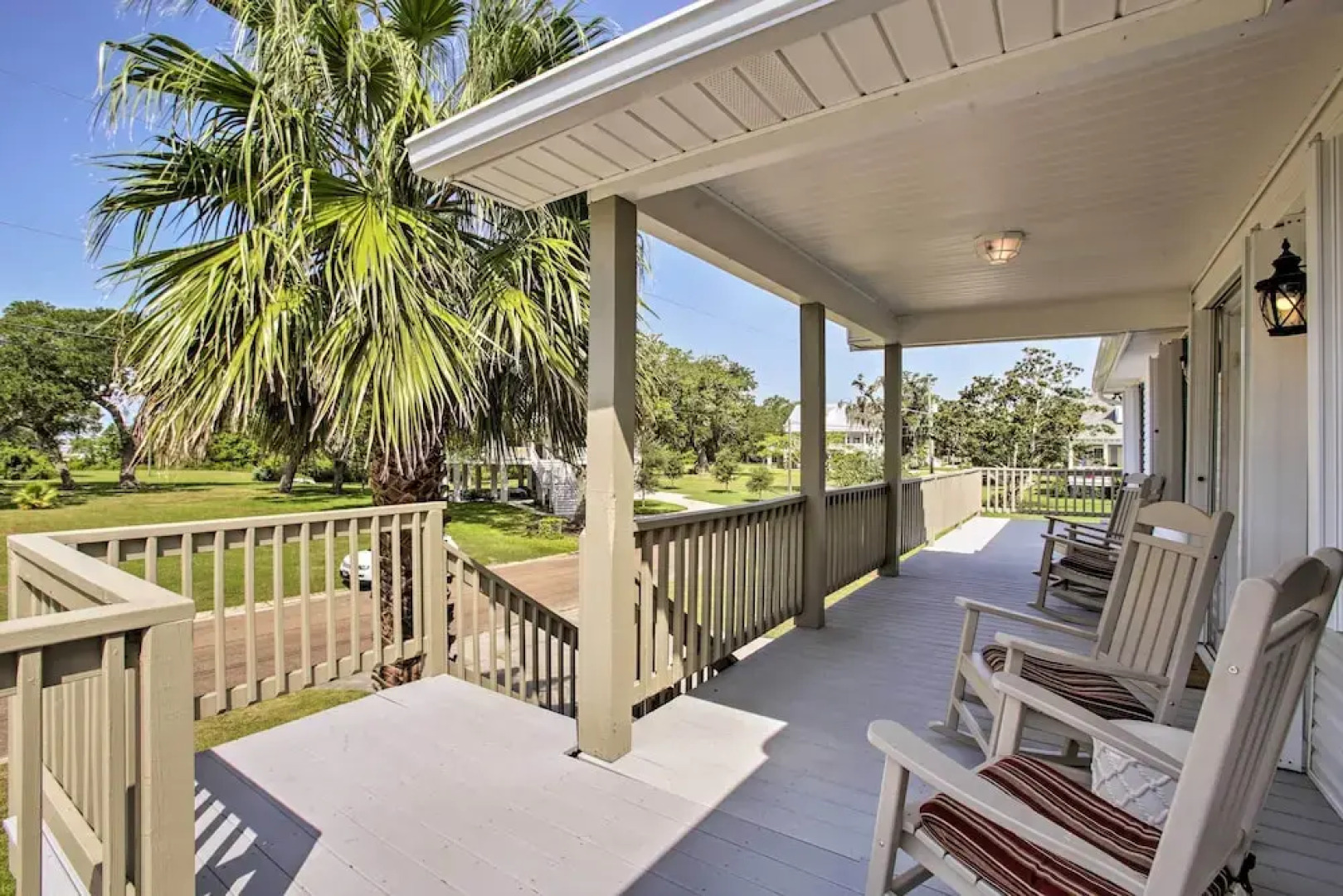 'the Palm' Bay St. Louis Home - Walk to Beach!