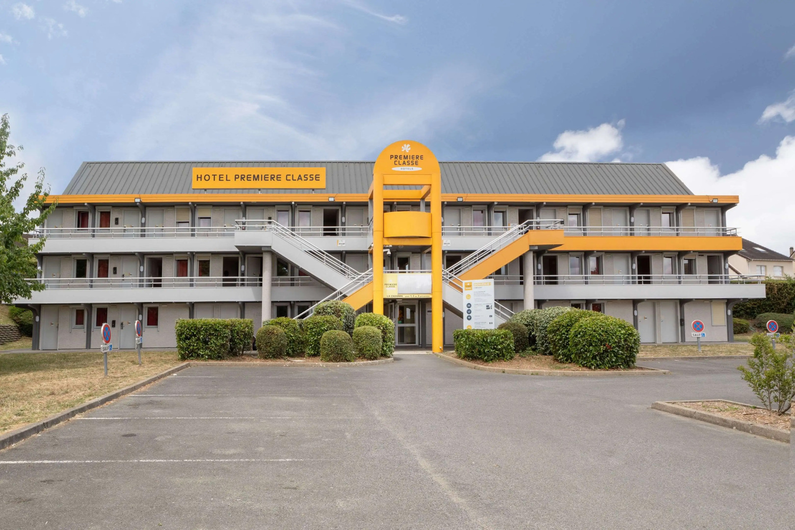 Première Classe La Ville-Du-Bois