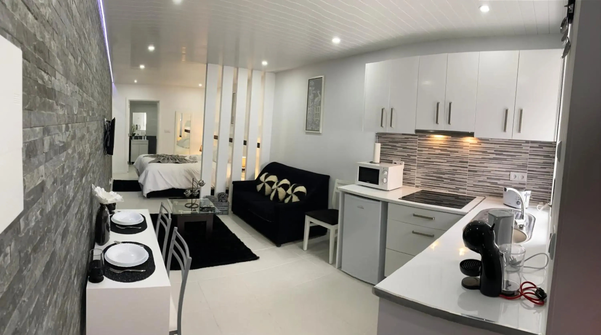 THE CEDAR TREE HOUSE Studio 48