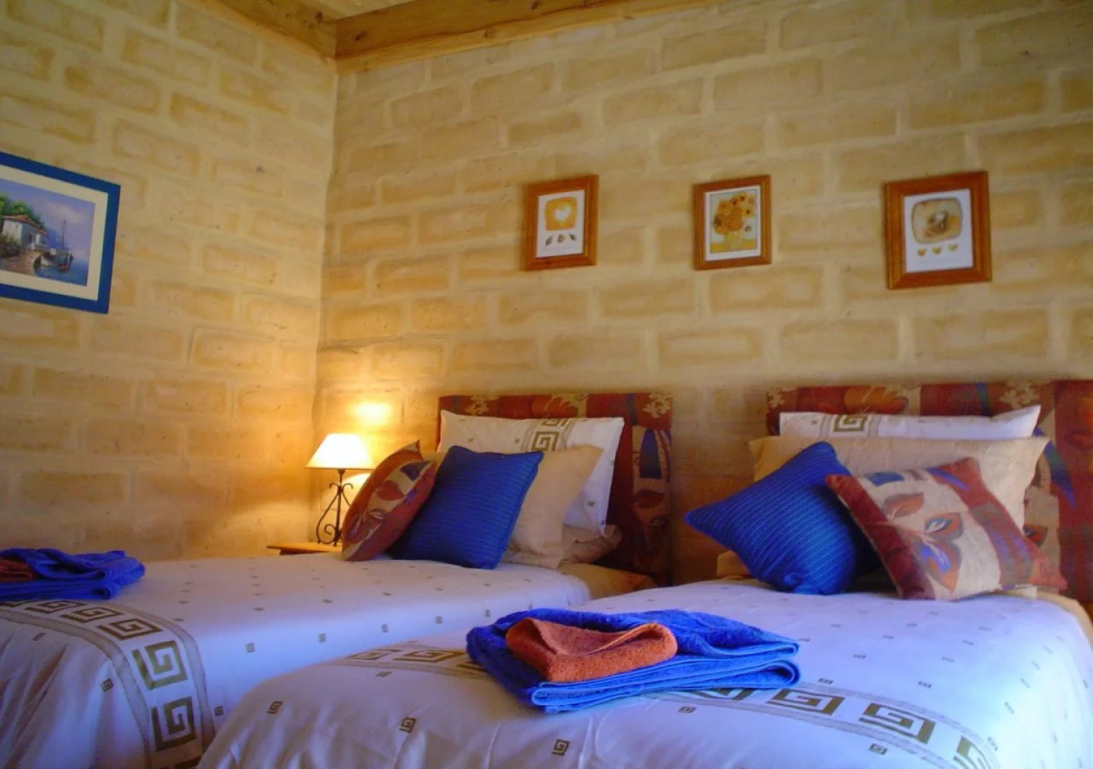 Dee's Villa Bed & Breakfast