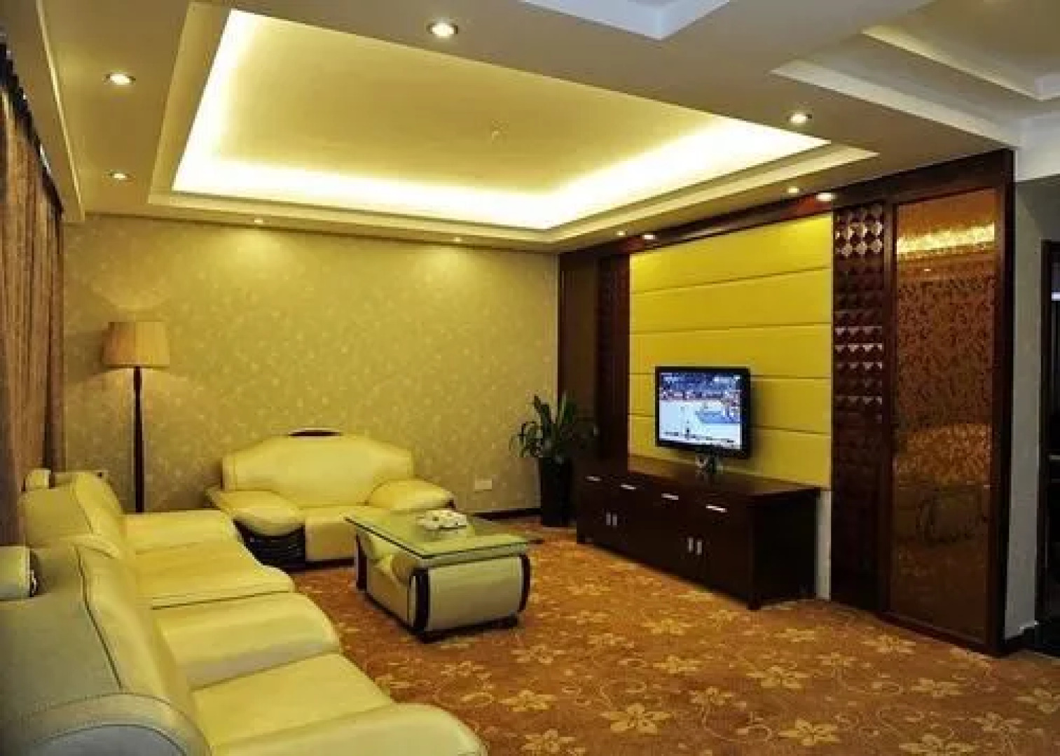 Qinzhou Lingshan Zhengjiu Hotel