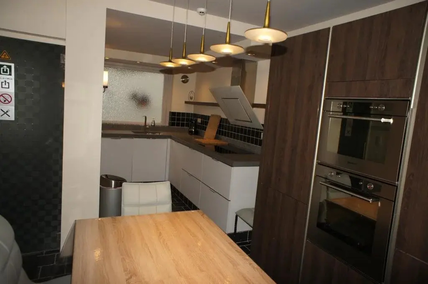 J and R Brussels City Apartment