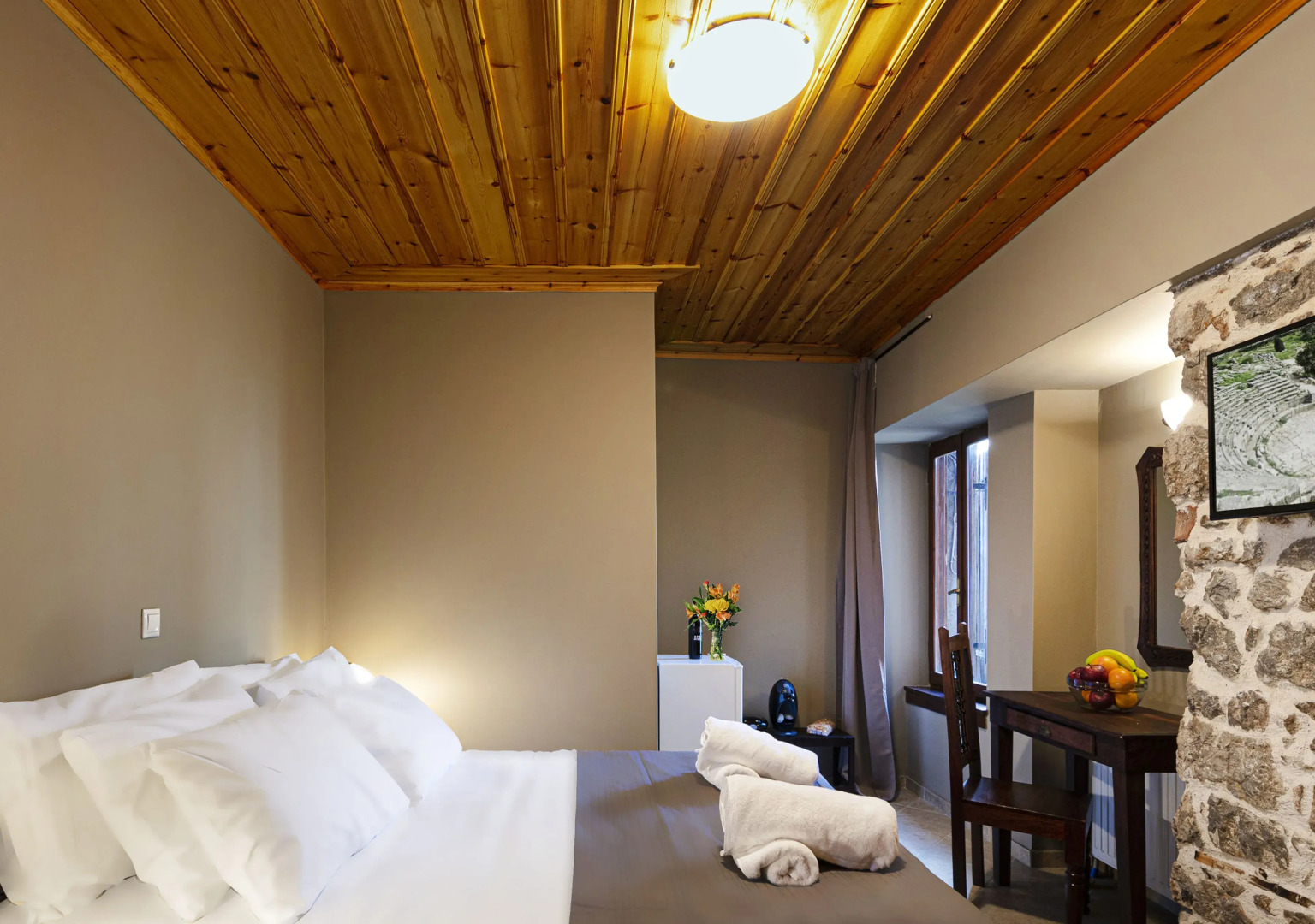 Stone Suites by White Hills