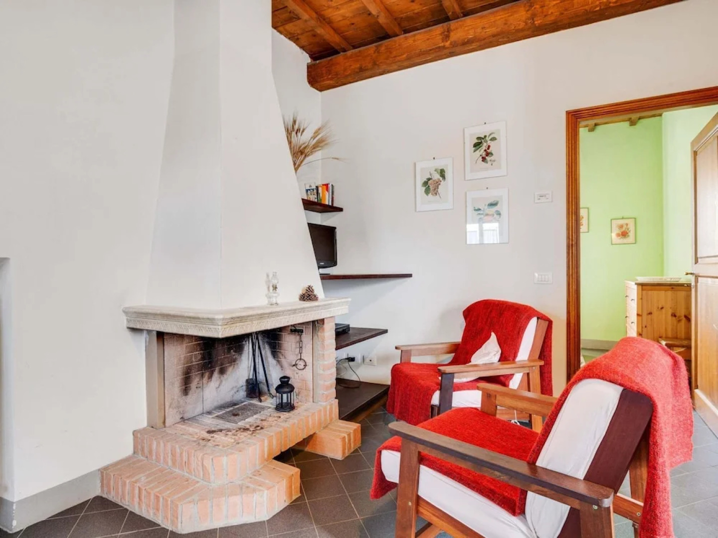 Rustic Getaway in Tuscan Hills