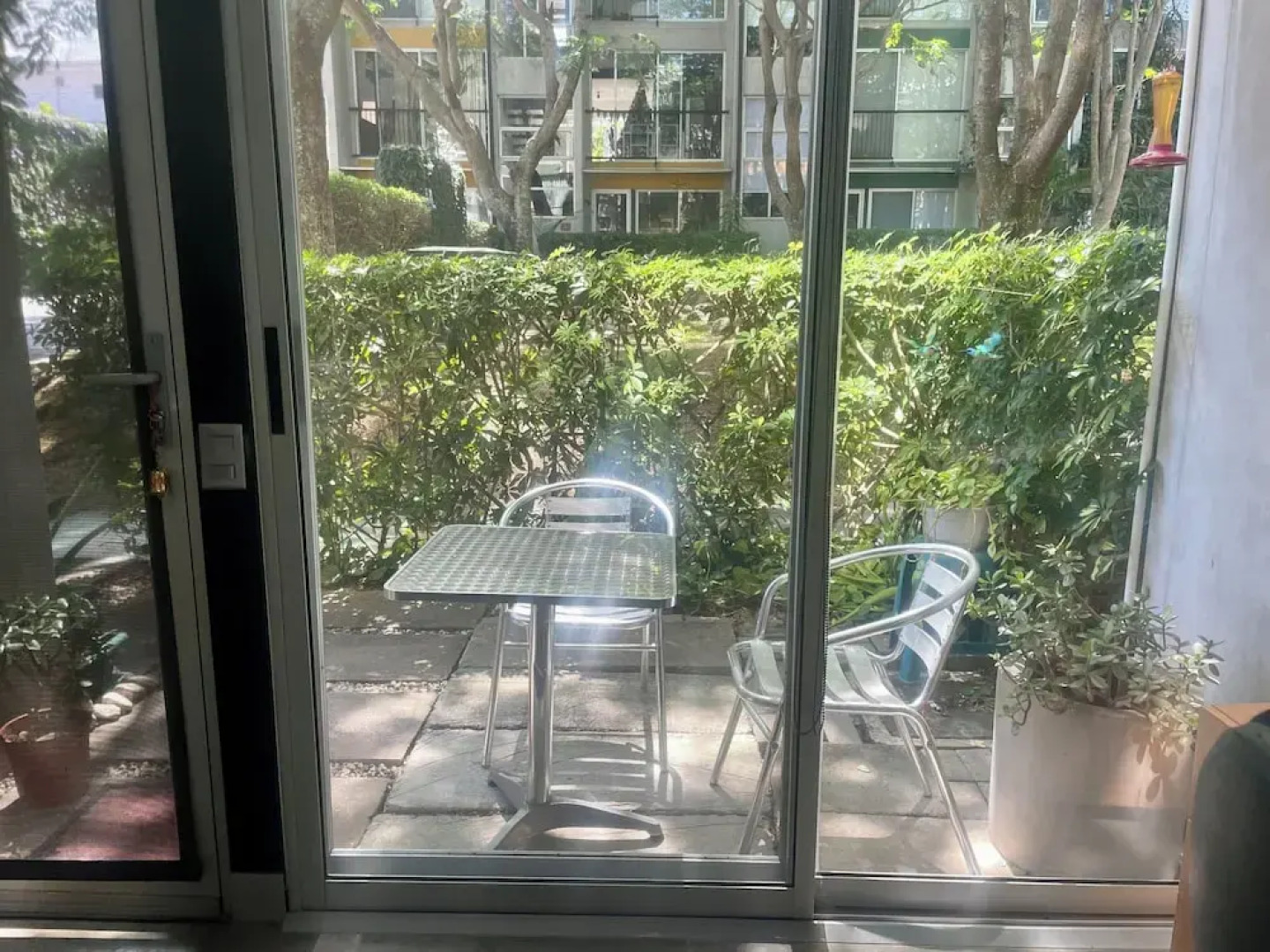 Beautiful Spacious Loft 2 Bedrooms 2 Full Baths 2 car Garage in Downtown