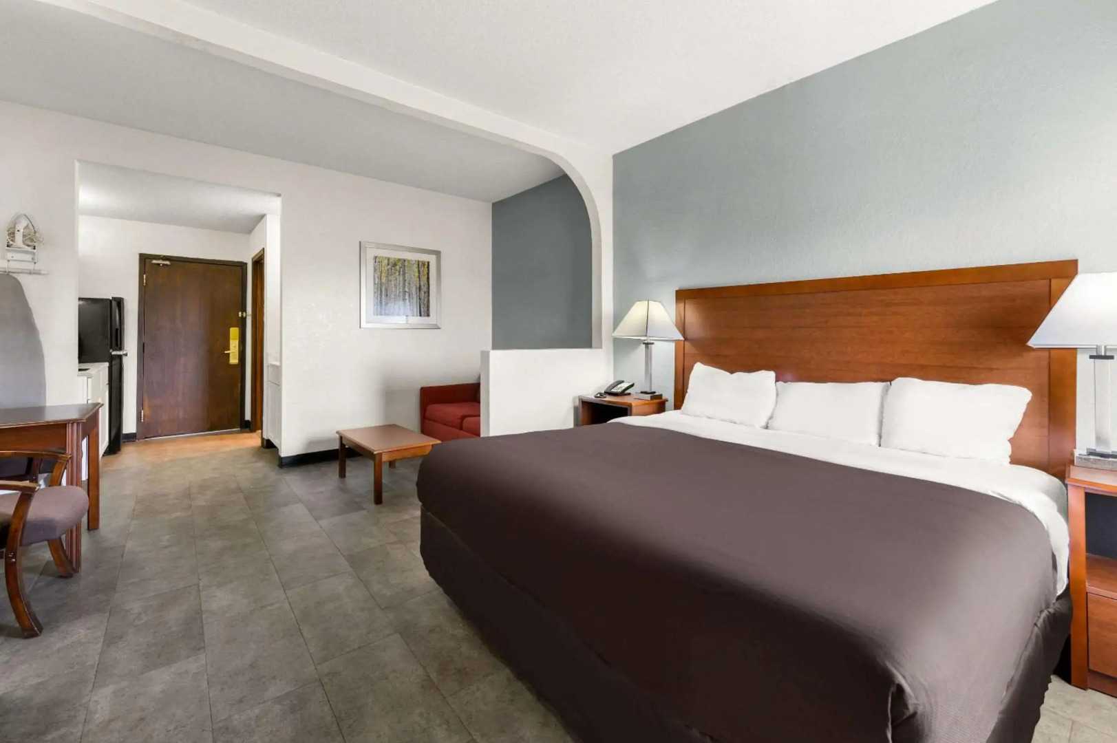 Suburban Studios Kansas City Airport North