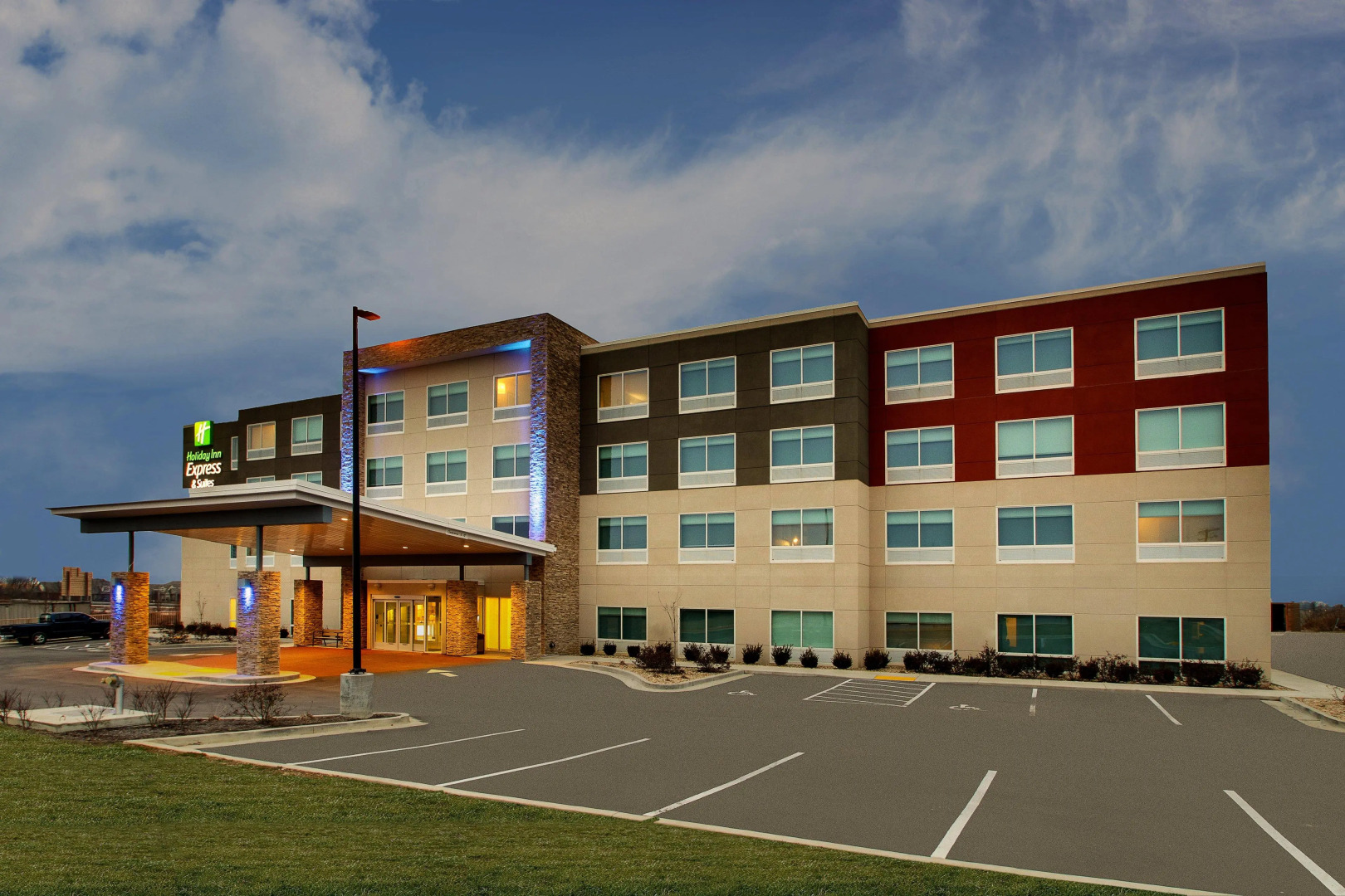 Holiday Inn Express & Suites Mt Sterling North by IHG