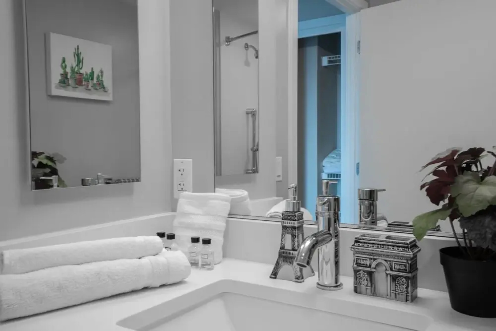 One Bedroom apartment near waterfront in a brand new building 1 Apts by RedAwning