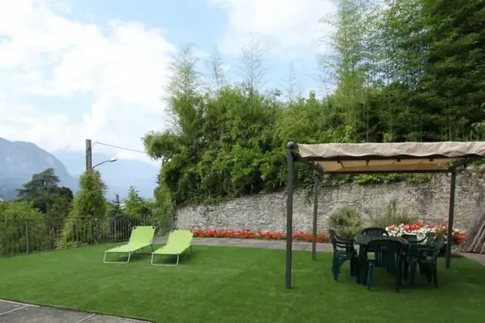 Apartment with Gazebo