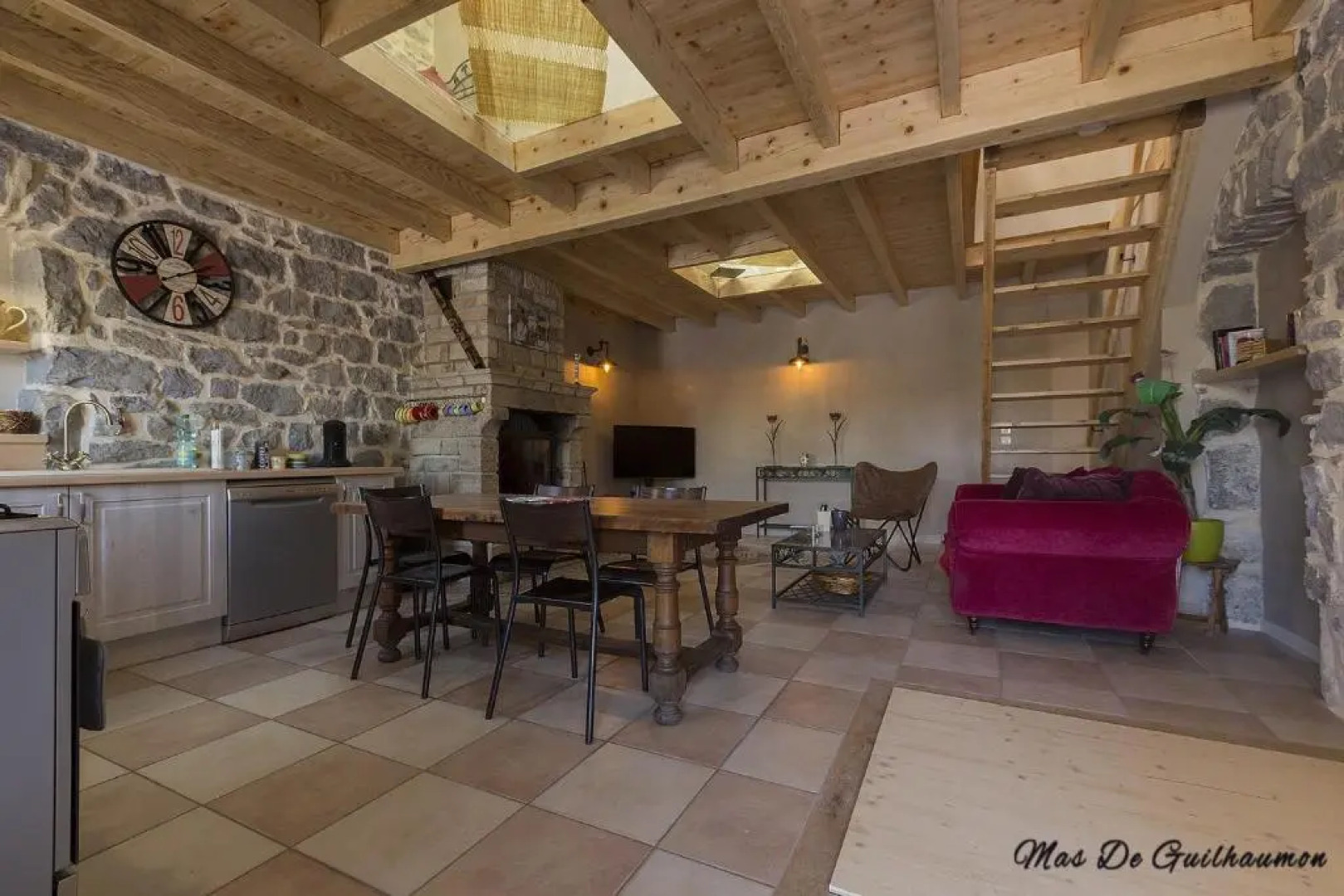 Mas de Guilhaumon côté hameau