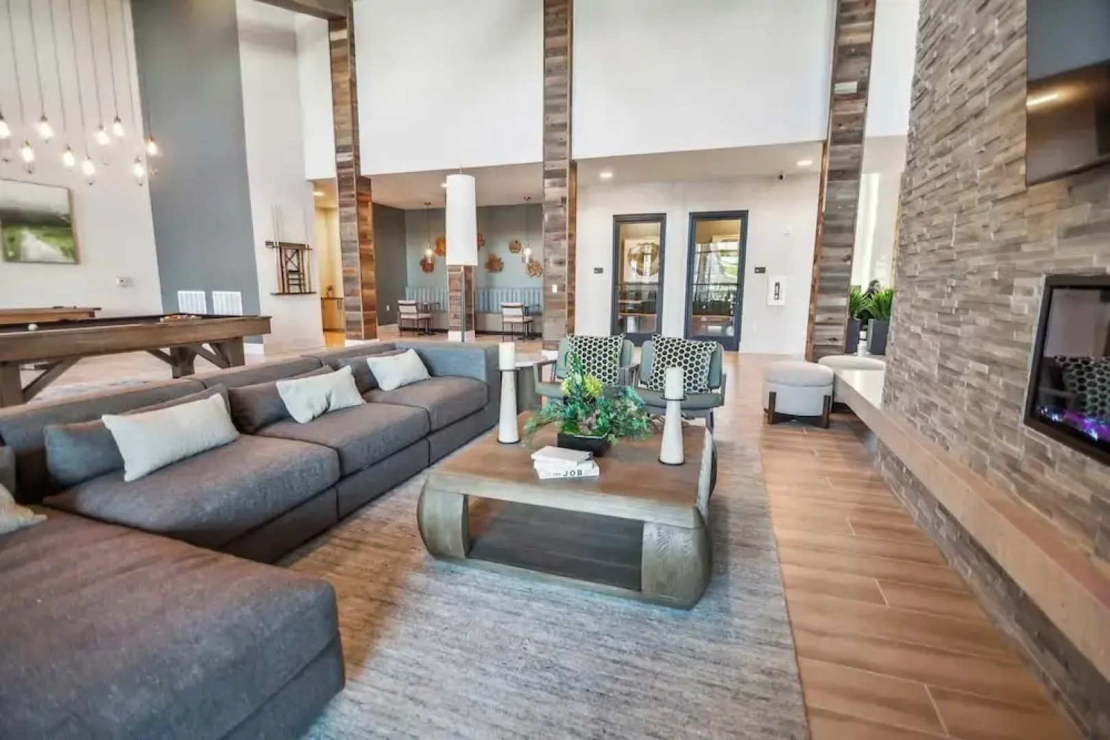 Landing Apartments near Sun City Center and Riverview