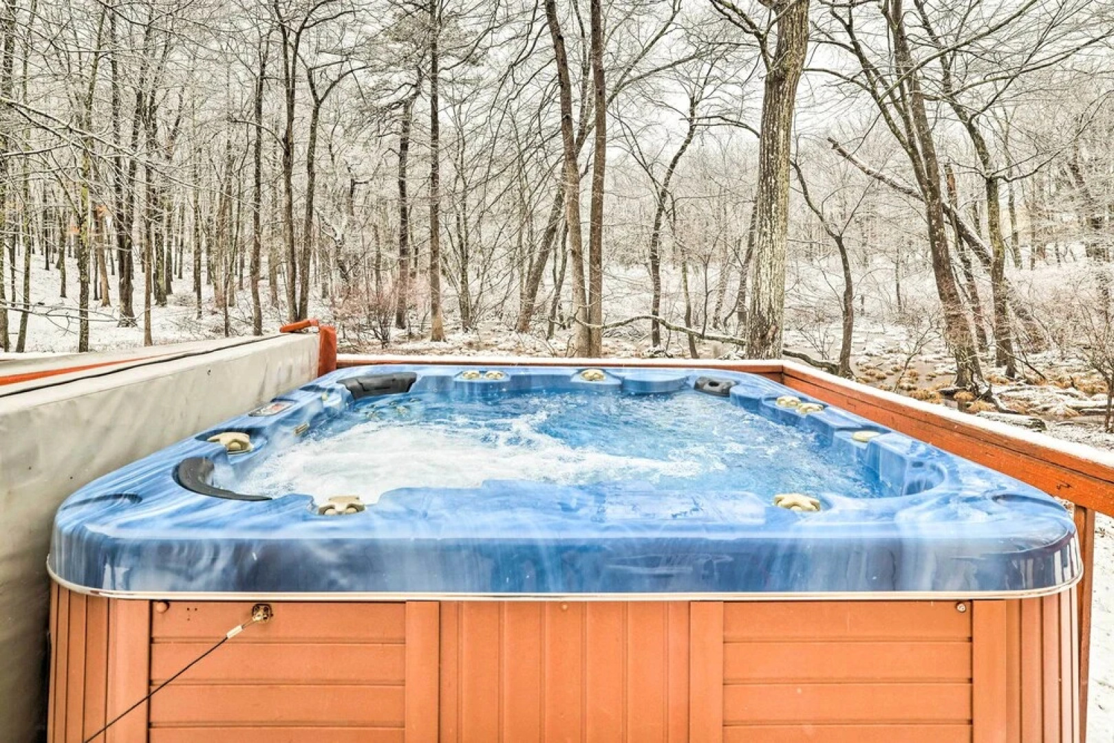 Hot Tub + Deck: Pet-friendly Poconos Getaway!