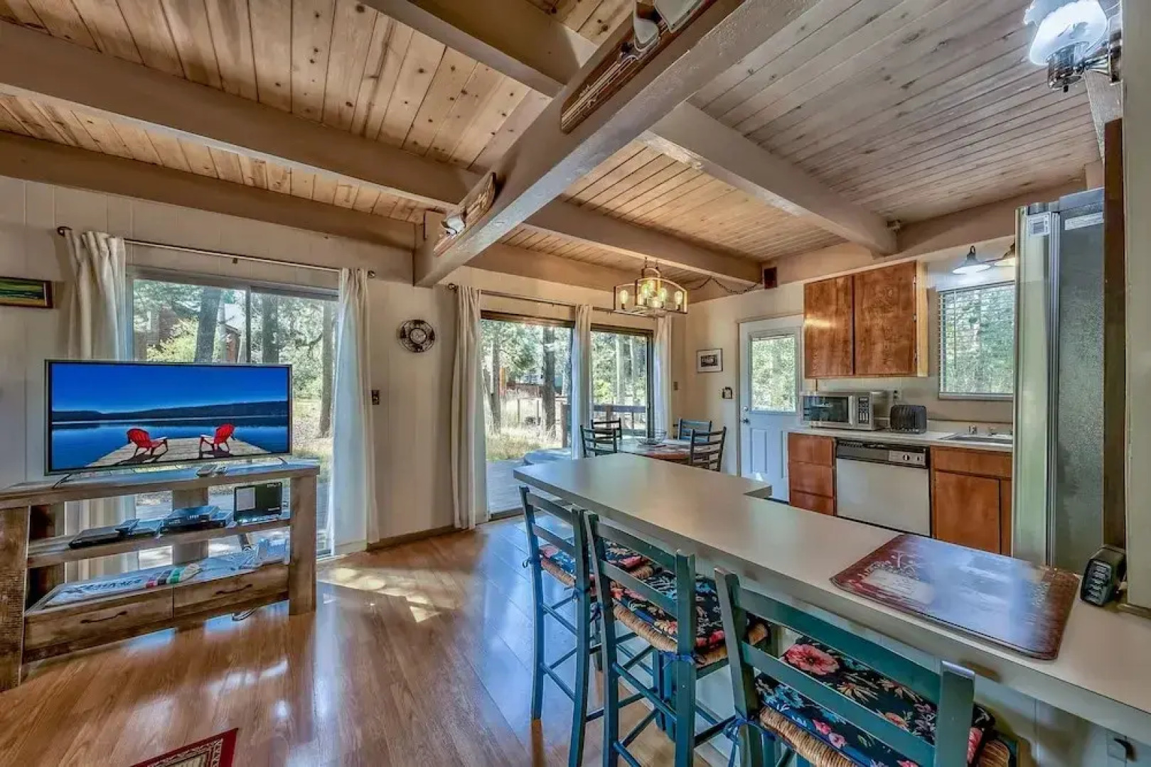 1625a Atroari 3 Bedroom Chalet by RedAwning