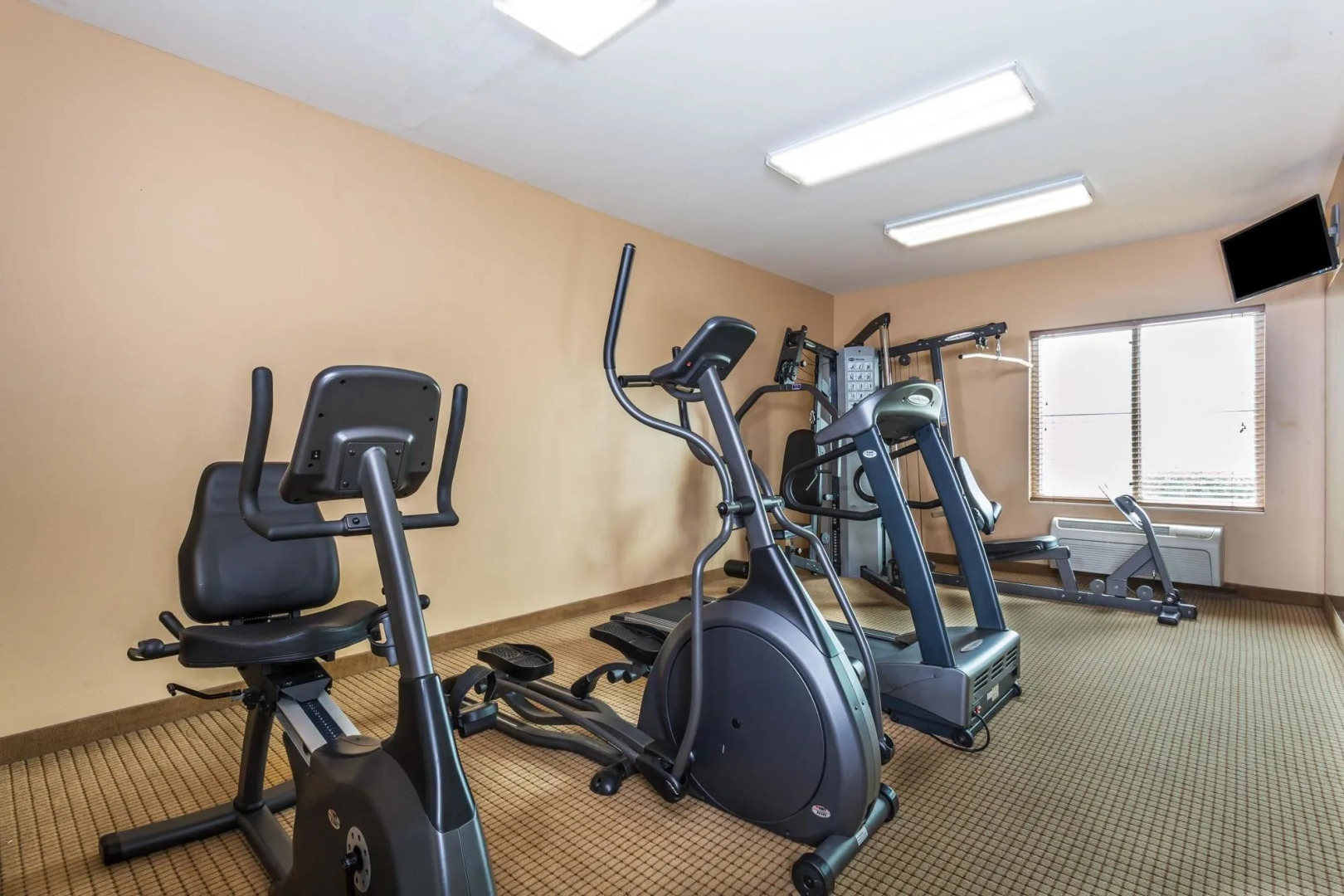 Saffron Inn & Suites